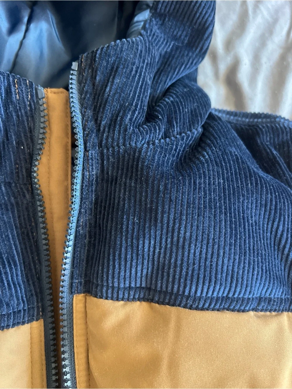 Old Navy Kids' Hooded Puffer Jacket – Size L (10-12) – Brand New, No Tag